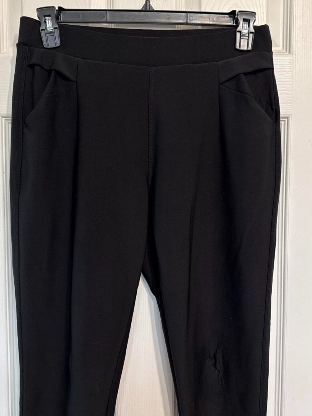 Kay Unger New York high-waisted trousers with a sleek, tailored look